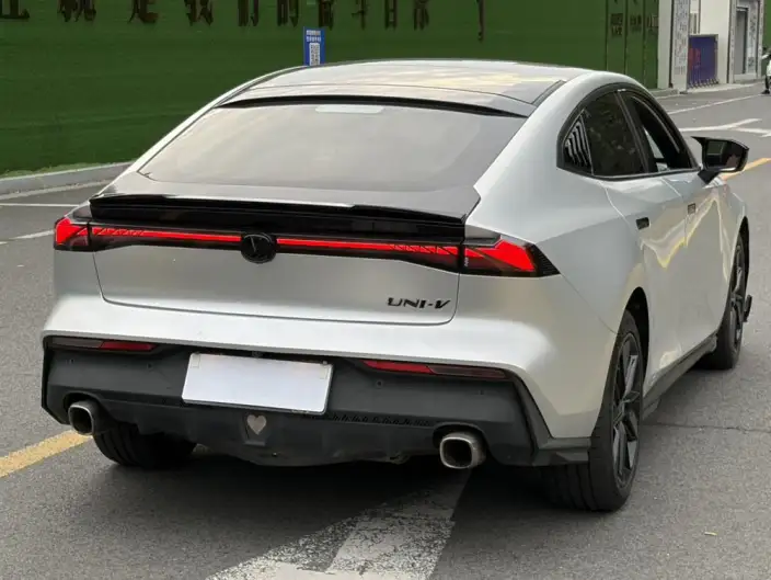 Changan UNI-V 2022 Model 1.5T Noble Model – фото 6