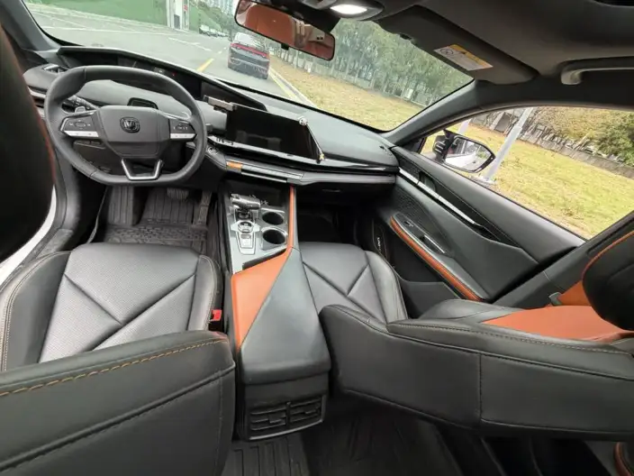 Changan UNI-V 2022 Model 1.5T Noble Model – фото 8