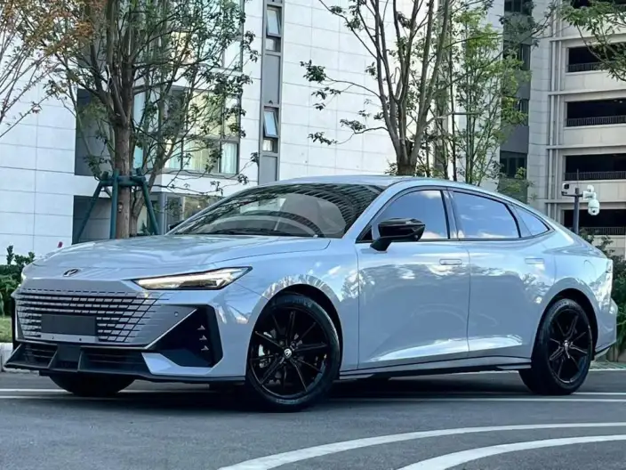 Changan UNI-V 2022 Model 1.5T Noble Model – фото 1