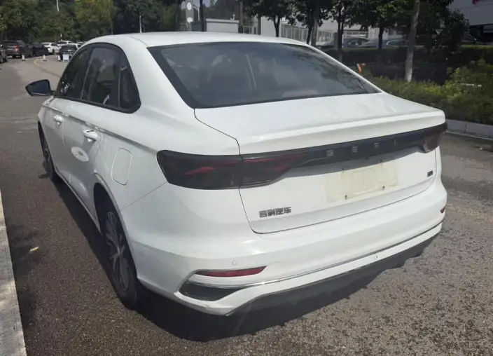 Geely Emgrand 2022 Model No. 4 Gen 1.5L CVT Flagship Model – фото 4