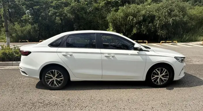 Geely Emgrand 2022 Model No. 4 Gen 1.5L CVT Flagship Model – фото 7