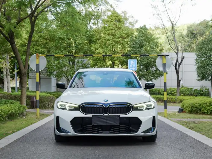 BMW 3 Series 2025 Model 330Li M Sports Night Set – фото 2