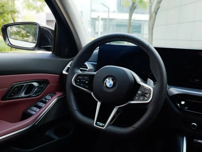 BMW 3 Series 2025 Model 330Li M Sports Night Set – фото 10