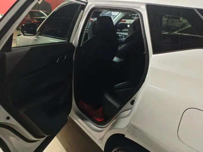 Changan Auchan Z6 2023 Model Blue whale 1.5T DCT Smart Edition Model City Edition – фото 9