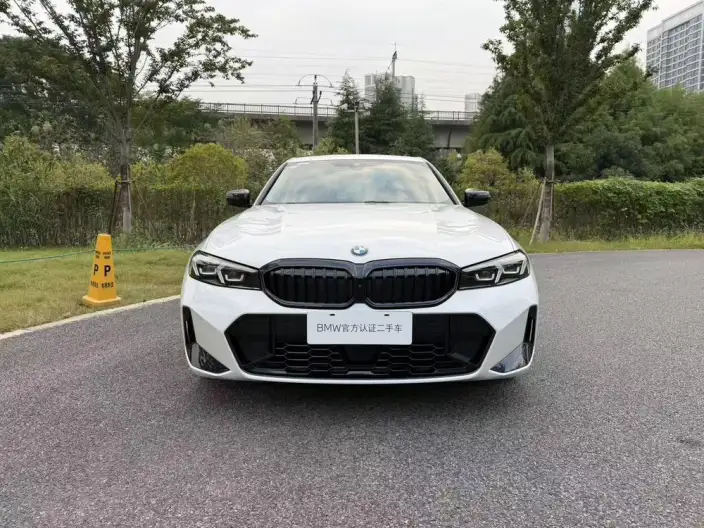 BMW 3 Series 2025 Model 330Li M Sports Night Set – фото 2