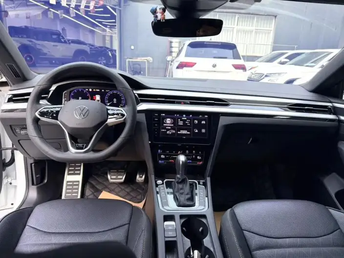 Volkswagen CC 2023 Model 380TSI Eye-catching version – фото 7