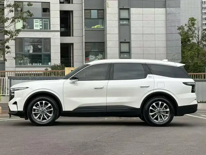 Ford Edge 2023 Model Ford Edge L 2.0T EcoBoost 4WD VII seat Supreme Model – фото 3