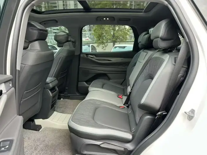 Ford Edge 2023 Model Ford Edge L 2.0T EcoBoost 4WD VII seat Supreme Model – фото 8