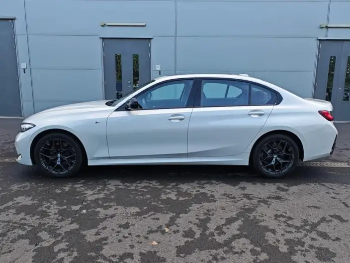 BMW 3 Series 2025 Model 330Li M Sports Night Set – фото 3