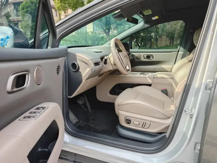 Li Auto i6 2025 Model 2WD Standard Edition – фото 9
