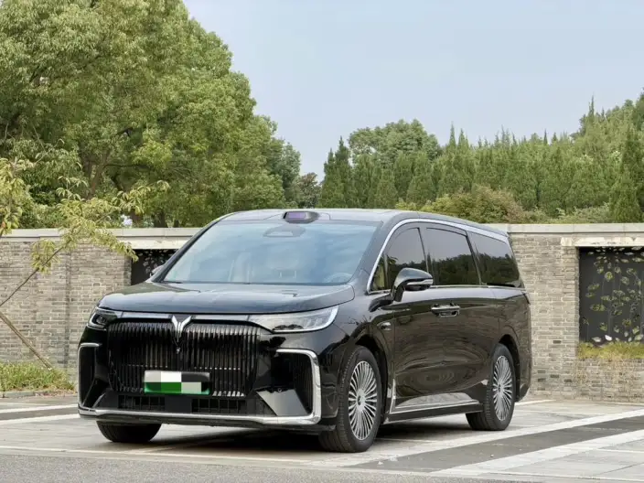 VOYAH Dreamer PHEV 2026 Model Champion Edition – фото 1