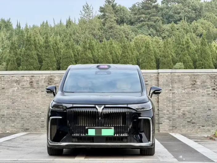 VOYAH Dreamer PHEV 2026 Model Champion Edition – фото 2