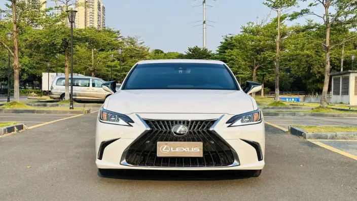 Lexus ES 2021 Model 200 Superior Edition – фото 2