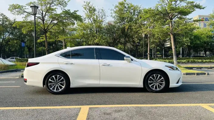 Lexus ES 2021 Model 200 Superior Edition – фото 8