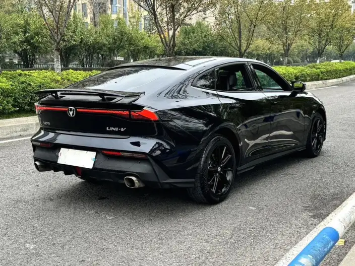 Changan UNI-V 2022 Model 1.5T Smart Pilot Model – фото 7