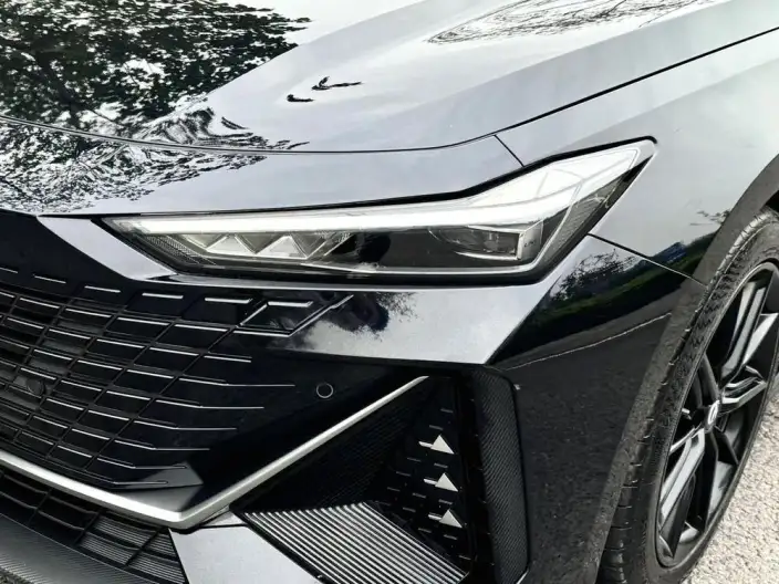 Changan UNI-V 2022 Model 1.5T Smart Pilot Model – фото 8