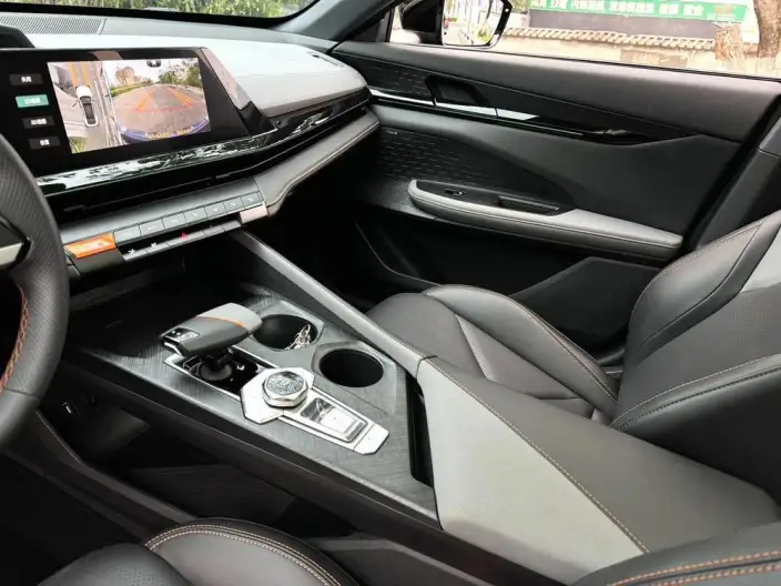 Changan UNI-V 2022 Model 1.5T Smart Pilot Model – фото 9