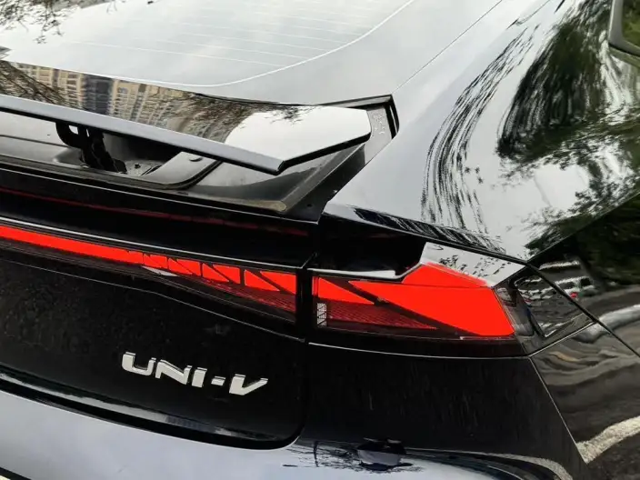 Changan UNI-V 2022 Model 1.5T Smart Pilot Model – фото 10