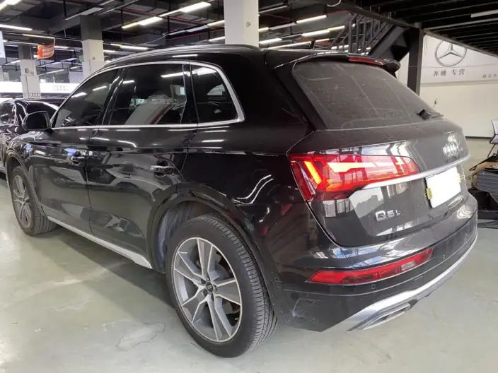 Audi Q5L 2022 Model 40T Luxury Dynamic Model – фото 4