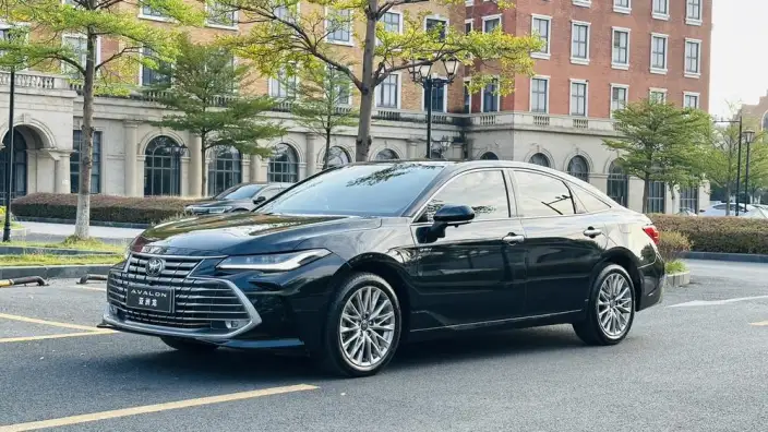 Toyota Avalon 2024 Model Intelligent Hybrid 2.0L E-CVT Deluxe Edition – фото 1