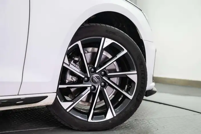 Audi A4 L 2023 Model 40 TFSI Luxury Dynamic Model – фото 10