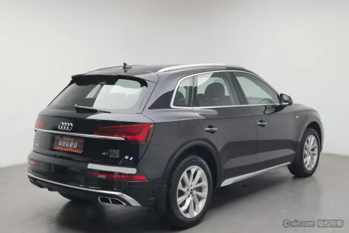 Audi Q5L 2022 Model 40T Luxury Dynamic Model – фото 4