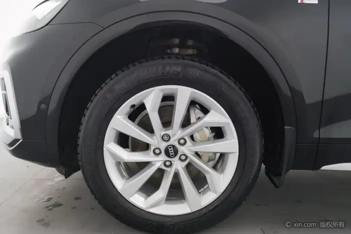 Audi Q5L 2022 Model 40T Luxury Dynamic Model – фото 9