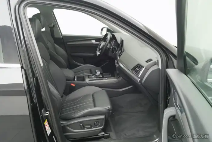 Audi Q5L 2022 Model 40T Luxury Dynamic Model – фото 10