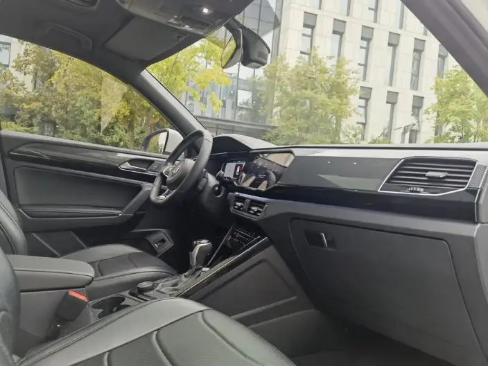 Volkswagen Tayron 2022 Model 380TSI 4WD R-Line Zhilian Edition – фото 9
