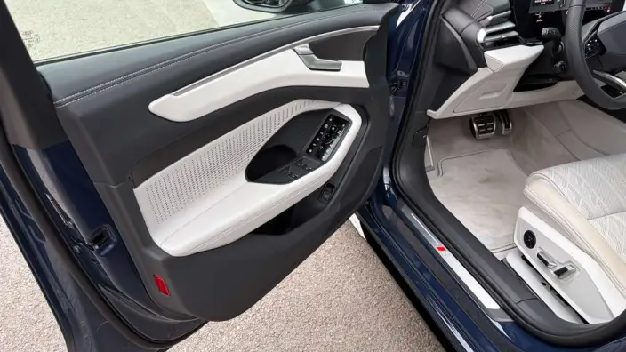 Audi A6L 2026 Model 2.0T quattro Exclusive Model – фото 9