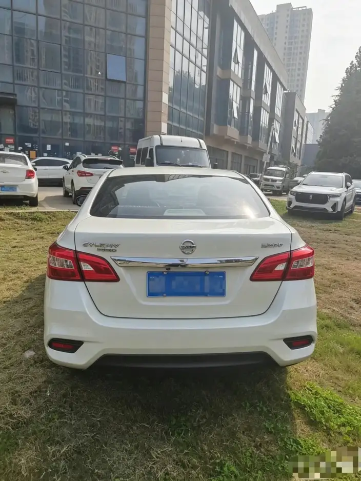 Nissan Sylphy 2022 Model Classic 1.6 XL CVT Deluxe Edition – фото 5