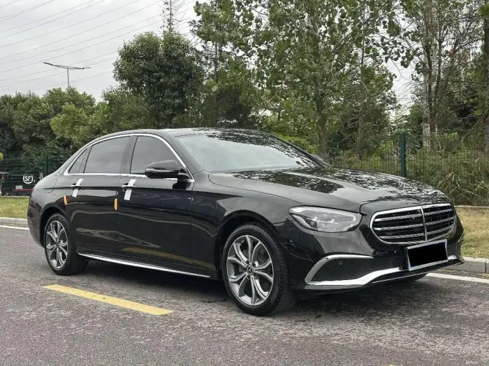 Mercedes-Benz E-Class 2023 Model E 300 L Luxury Model Sports sedan – фото 3
