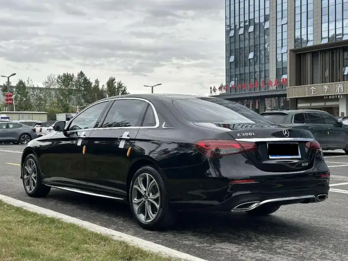 Mercedes-Benz E-Class 2023 Model E 300 L Luxury Model Sports sedan – фото 4