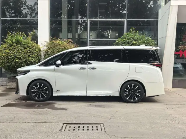 Vellfire 2024 Model 2.5L Automatic 4WD 7 seat Parallel Imported – фото 2