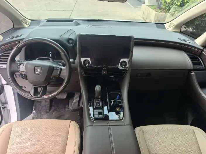 Vellfire 2024 Model 2.5L Automatic 4WD 7 seat Parallel Imported – фото 6