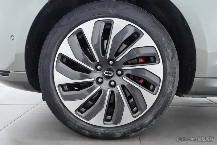 Aito M5 2022 Model Extended Range 4WD Flagship Edition – фото 9