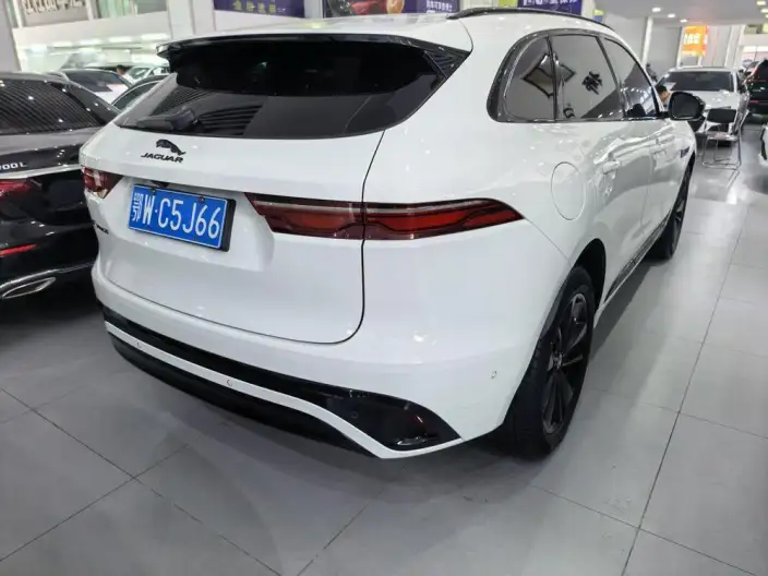 Jaguar F-PACE 2022 Model P250 R-Dynamic BLACK – фото 5