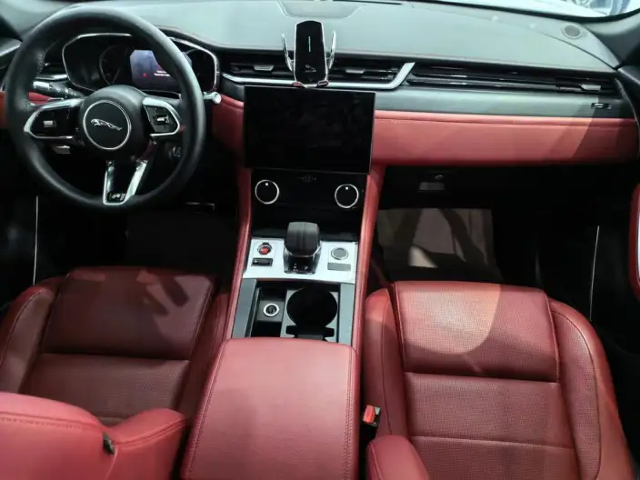 Jaguar F-PACE 2022 Model P250 R-Dynamic BLACK – фото 9