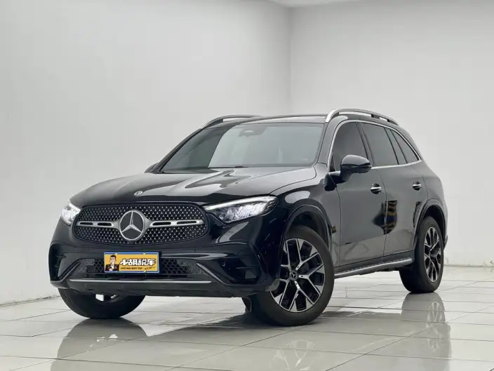 Mercedes-Benz GLC 2023 Model Facelift GLC 260 L 4MATIC Luxury Model 7 seat – фото 1