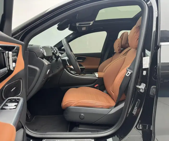 Mercedes-Benz GLC 2023 Model Facelift GLC 260 L 4MATIC Luxury Model 7 seat – фото 8