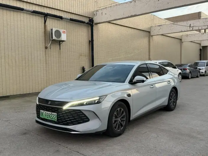 QinL DM 2025 Model Smart Driving Edition DM-i 80KM Leading Model – фото 1