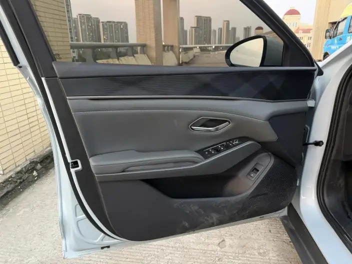 QinL DM 2025 Model Smart Driving Edition DM-i 80KM Leading Model – фото 7