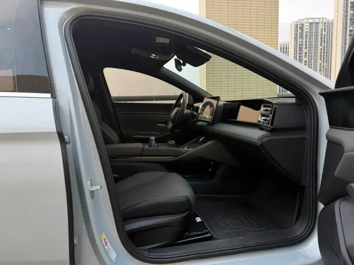 QinL DM 2025 Model Smart Driving Edition DM-i 80KM Leading Model – фото 9