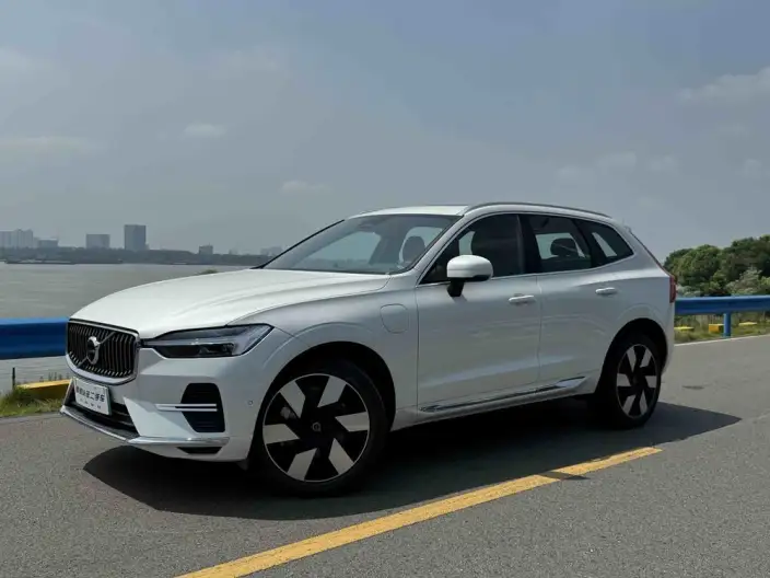 Volvo XC60 PHEV 2024 Model T8 4WD Long Battery Life Pro Smart Elegance Deluxe Edition
