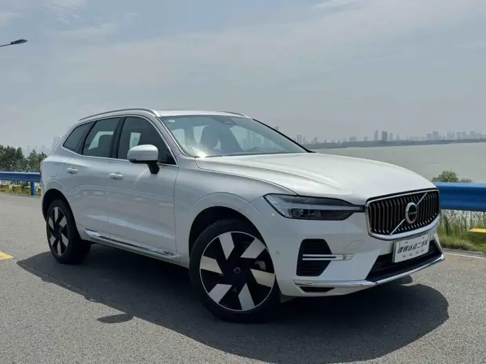 Volvo XC60 PHEV 2024 Model T8 4WD Long Battery Life Pro Smart Elegance Deluxe Edition