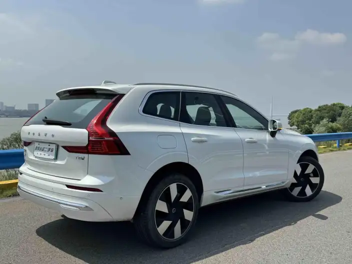 Volvo XC60 PHEV 2024 Model T8 4WD Long Battery Life Pro Smart Elegance Deluxe Edition – фото 7