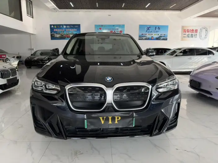 BMW iX3 2023 Model Leading Model – фото 2