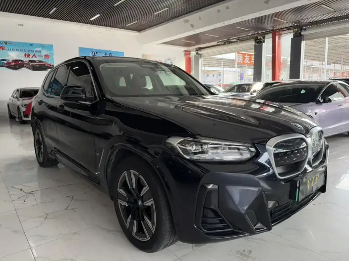 BMW iX3 2023 Model Leading Model – фото 3