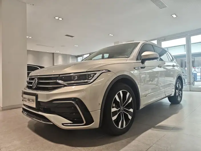 Volkswagen Tiguan L 2022 Model 330TSI Automatic 2WD R-Line Enjoy the version more – фото 1