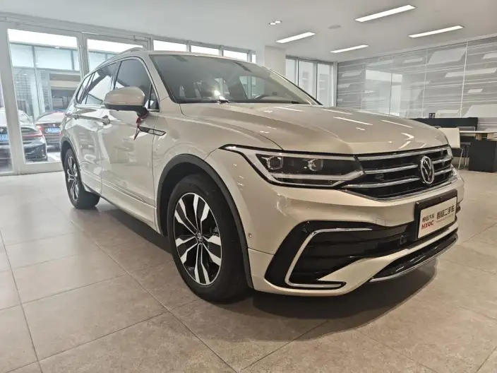 Volkswagen Tiguan L 2022 Model 330TSI Automatic 2WD R-Line Enjoy the version more – фото 2